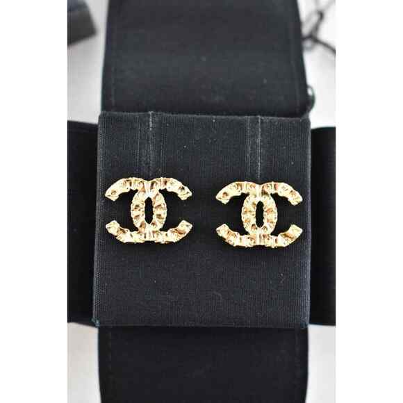 Chanel 21A Gold Interlocking CC Hammered Open Logo Drop Statement Stud Earrings - Picture 7 of 12